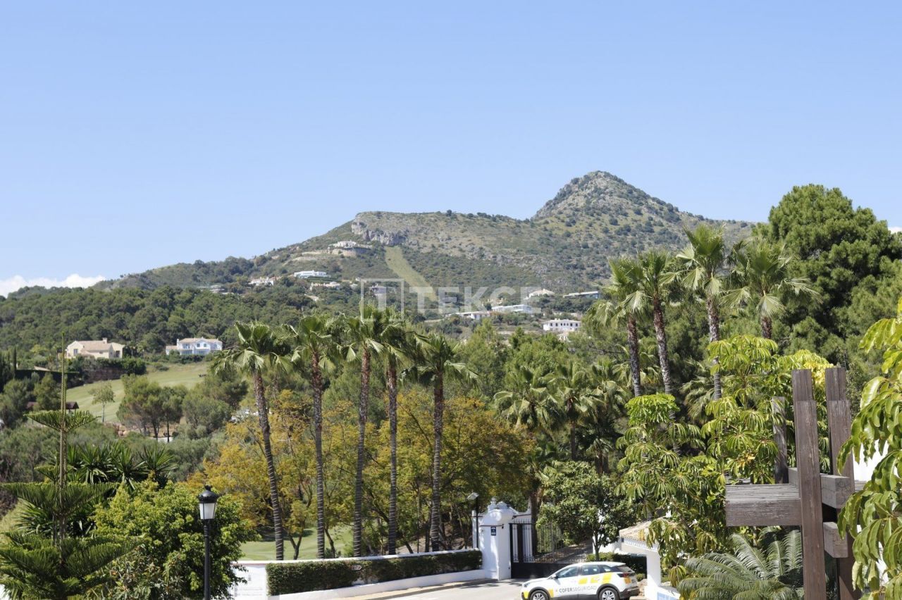 Apartment in Benahavis, Spain, 168 m² - picture 17