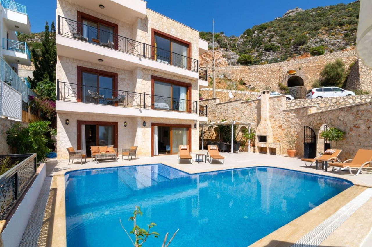 Villa en Kalkan, Turquia, 250 m² - imagen 1