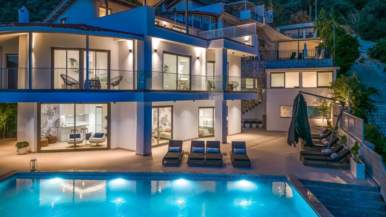 Villa in Kalkan, Türkei, 350 m² - Foto 1