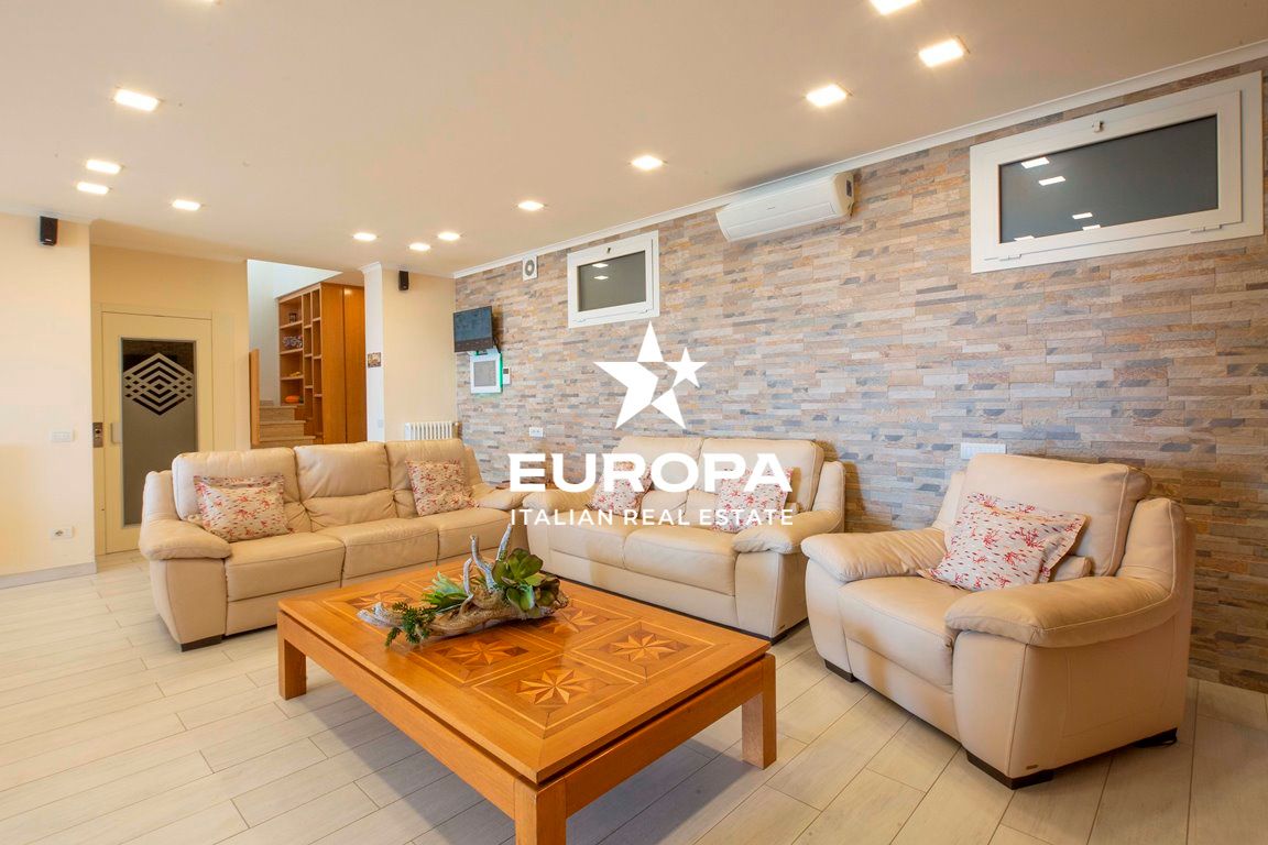 Villa à San Remo, Italie, 450 m² - image 8