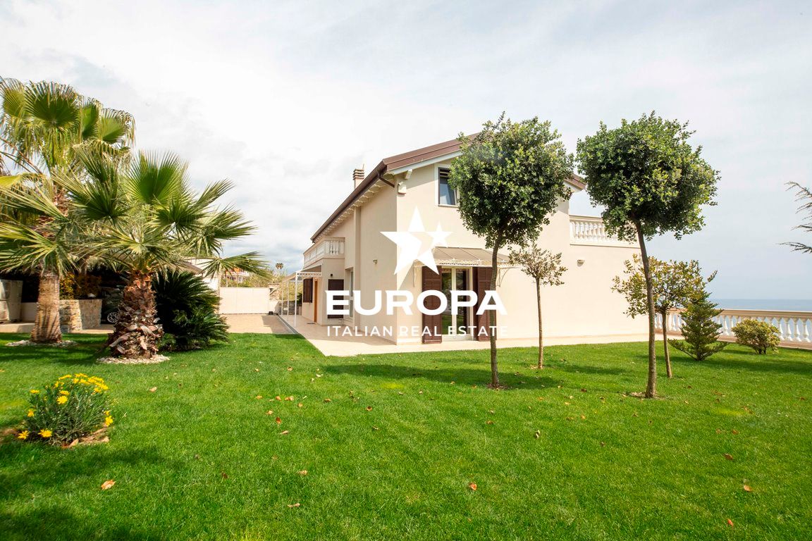 Villa à San Remo, Italie, 450 m² - image 3