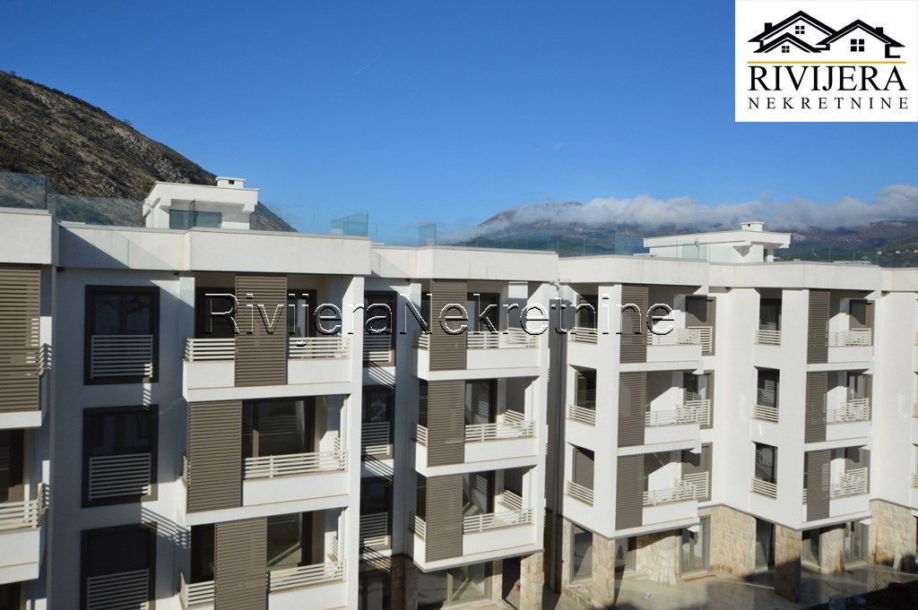Flat in Igalo, Montenegro, 92 m² - picture 2