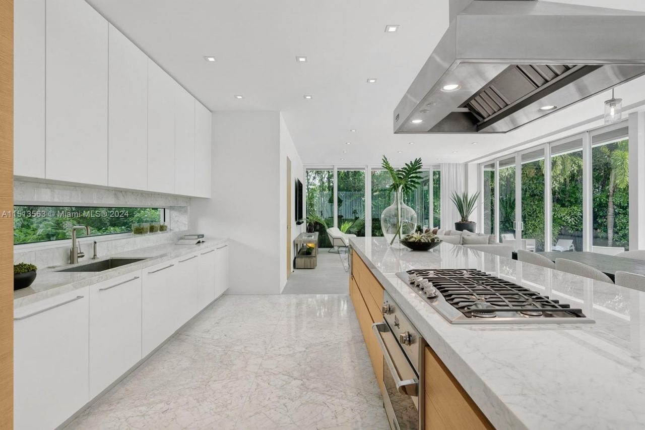 Villa in Miami, USA, 330 m² - picture 6