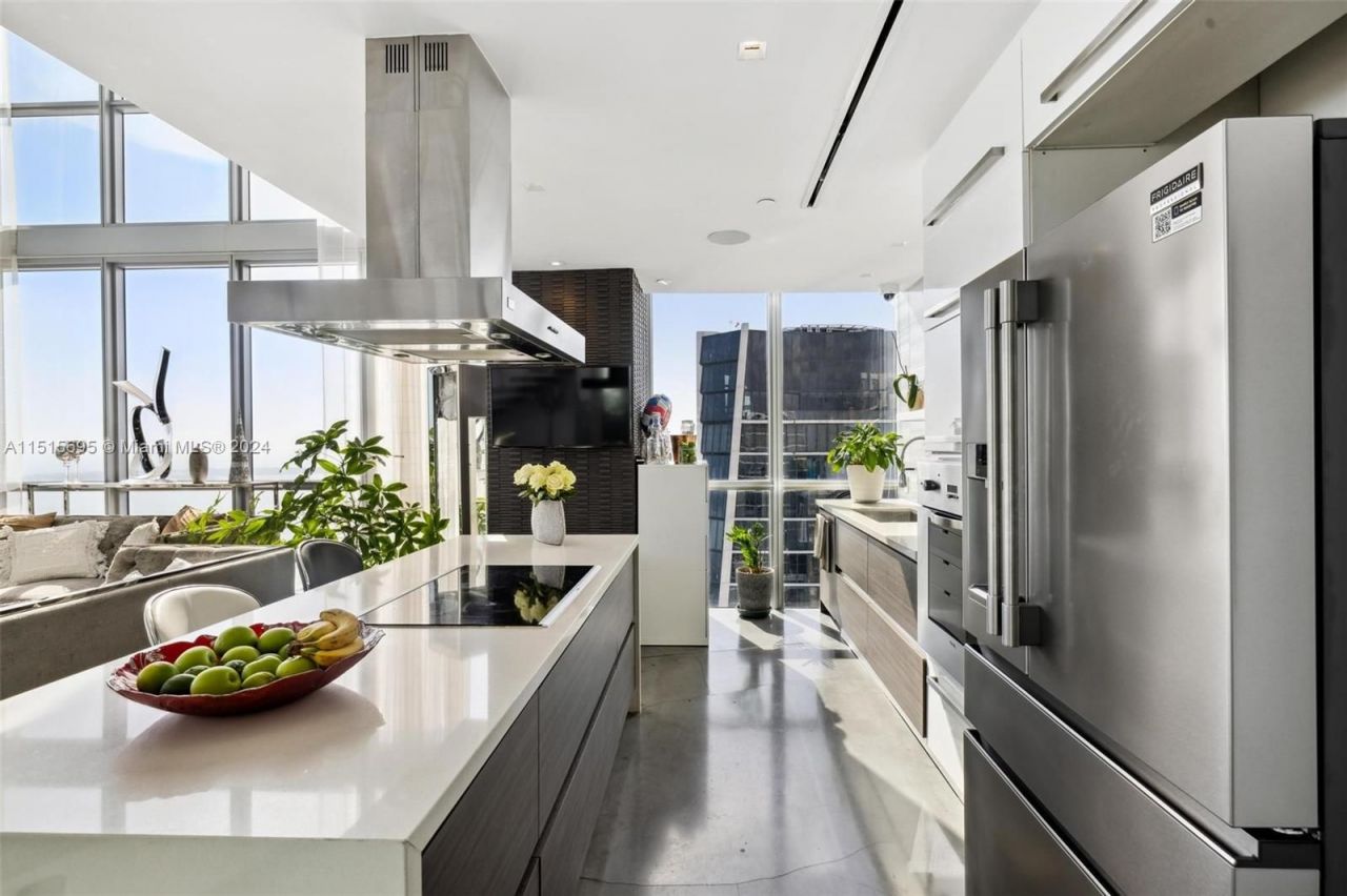 Penthouse in Miami, USA, 350 m² - picture 3