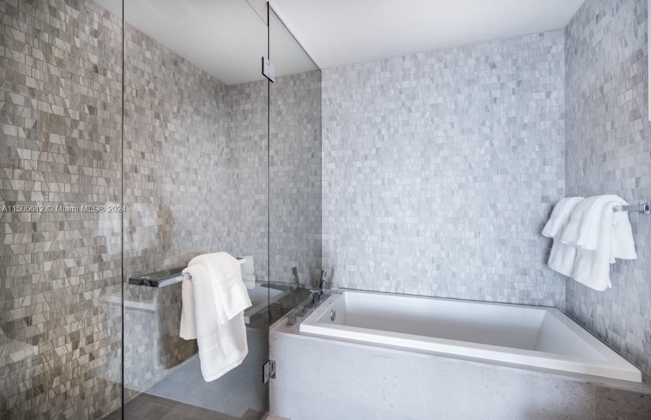 Flat in Miami, USA, 80 m² - picture 10