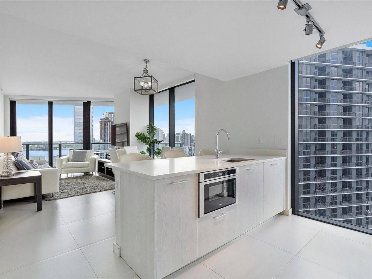 Piso en Miami, Estados Unidos, 100 m² - imagen 2