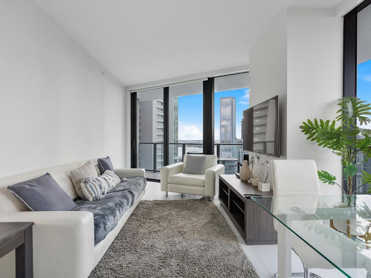 Piso en Miami, Estados Unidos, 100 m² - imagen 3