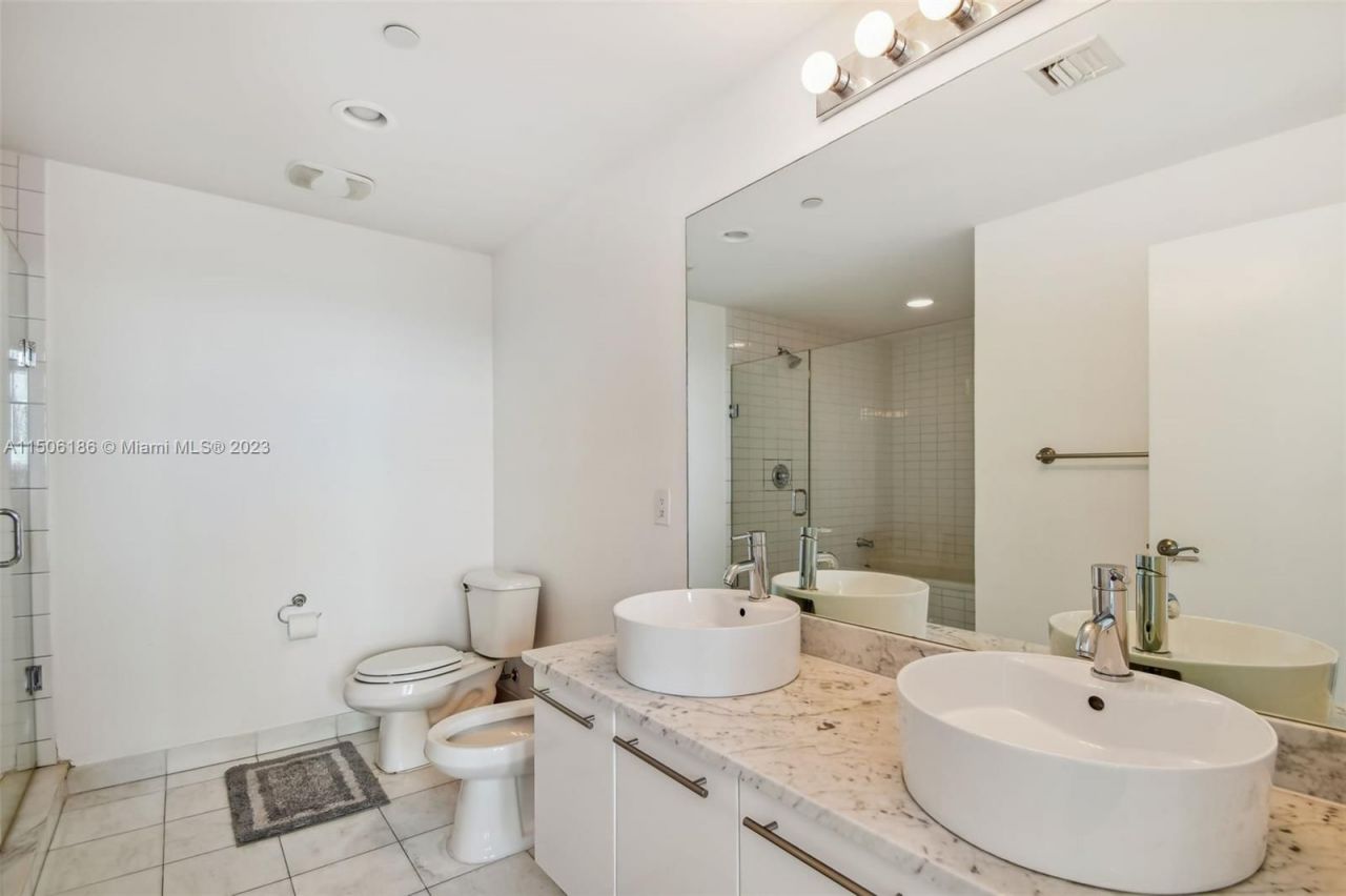 Flat in Miami, USA, 110 m² - picture 13