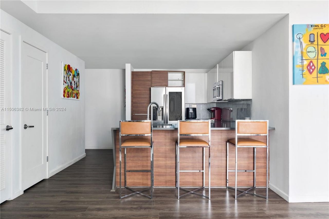 Flat in Miami, USA, 110 m² - picture 3