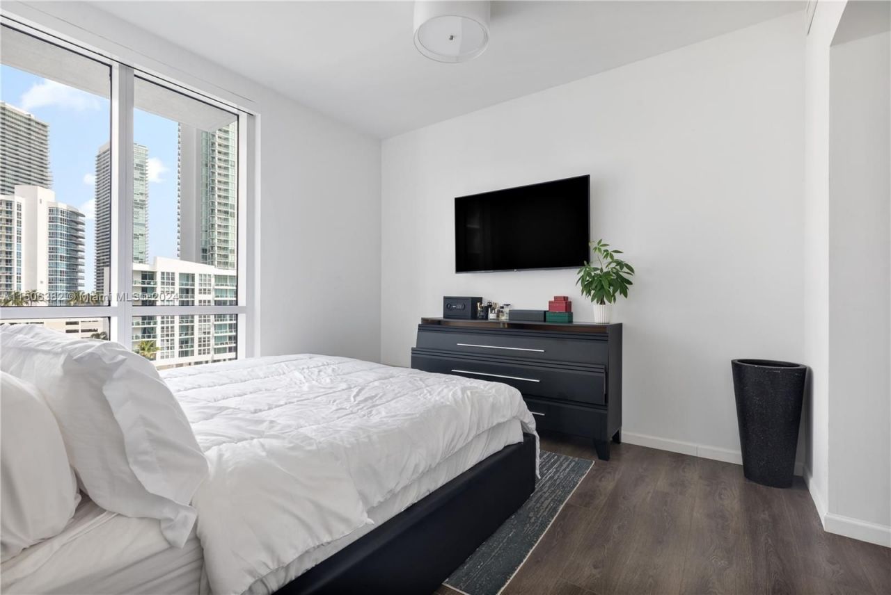 Flat in Miami, USA, 110 m² - picture 4