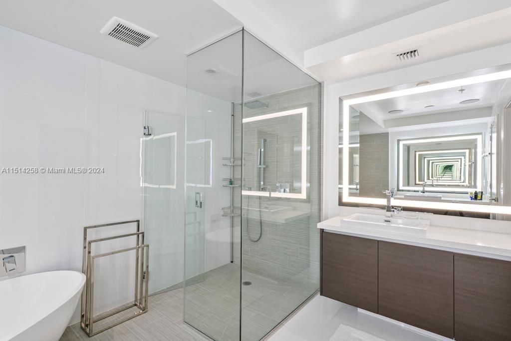 Flat in Miami, USA, 170 m² - picture 14