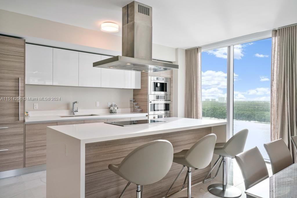 Flat in Miami, USA, 170 m² - picture 2