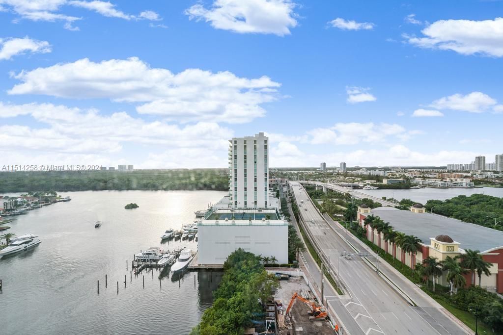 Flat in Miami, USA, 170 m² - picture 12