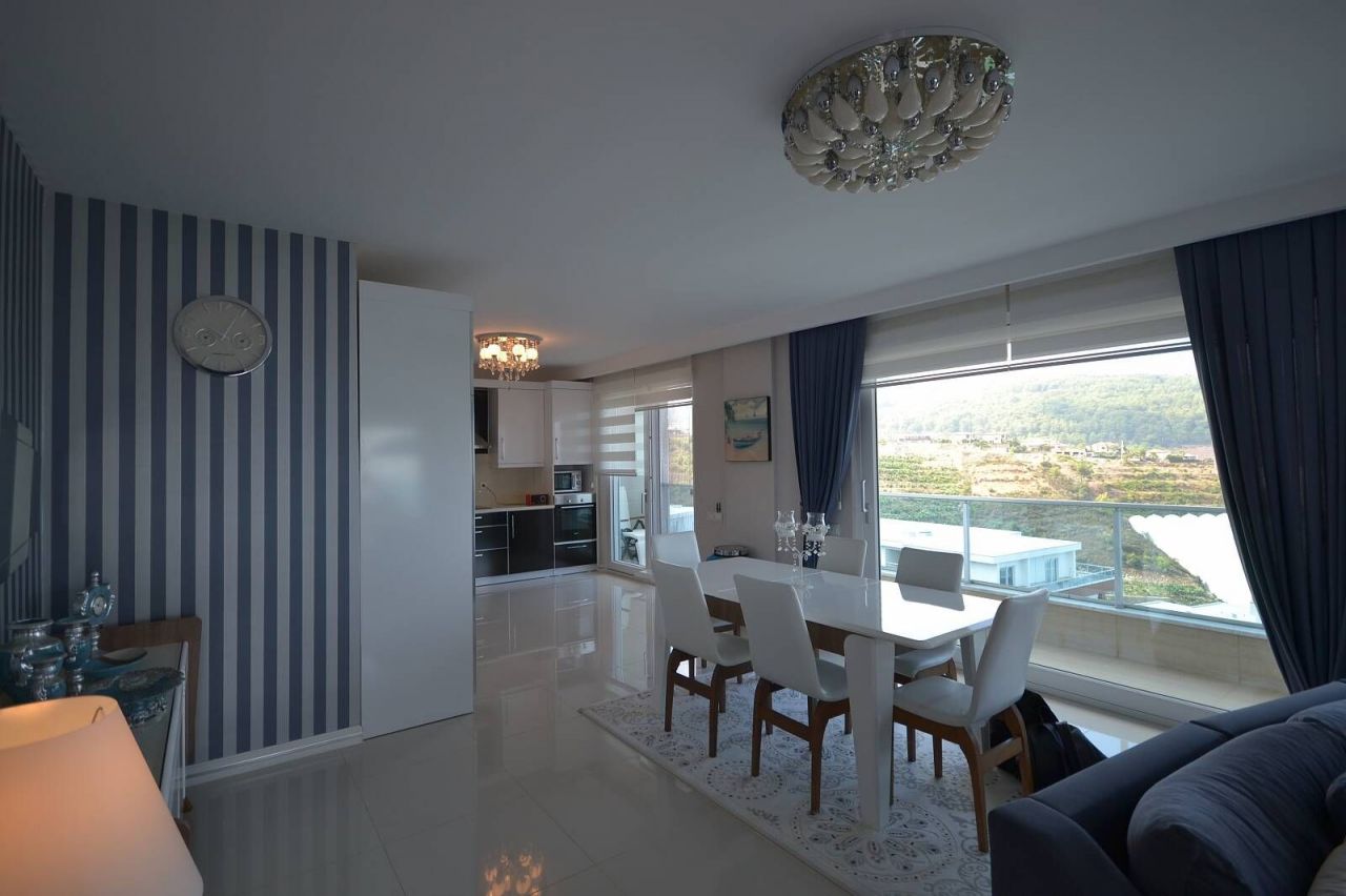 Villa à Alanya, Turquie, 350 m² - image 1