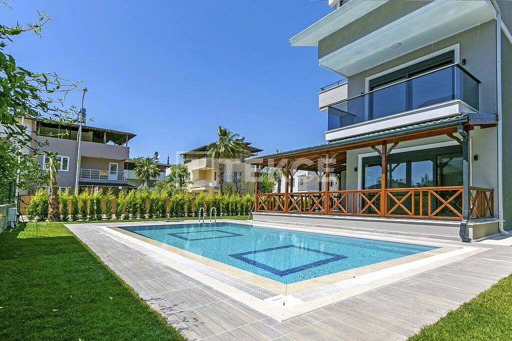 Villa in Serik, Türkei, 240 m² - Foto 1