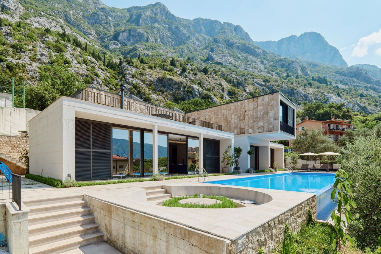 Villa en Kotor, Montenegro, 419 m² - imagen 1