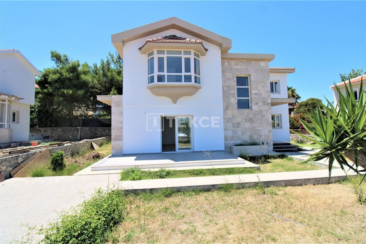 Villa en Kyrenia, Chipre, 244 m² - imagen 1