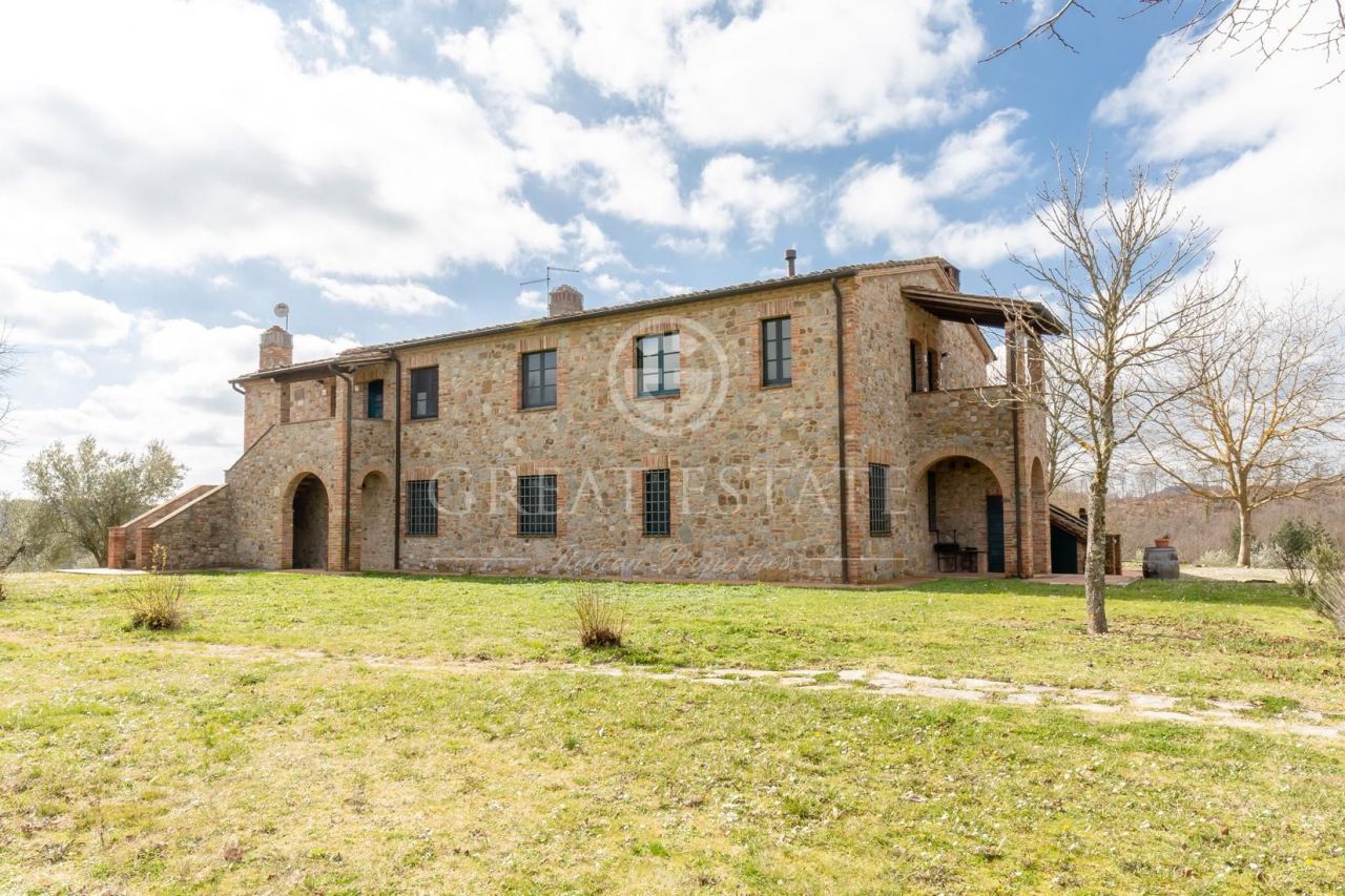 House in Citta della Pieve, Italy, 726.2 m² - picture 1