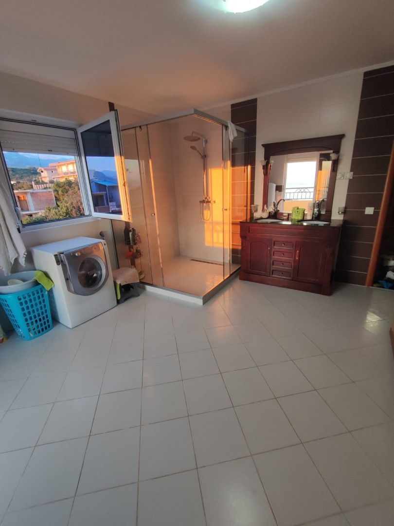 House in Utjeha, Montenegro, 330 m² - picture 18