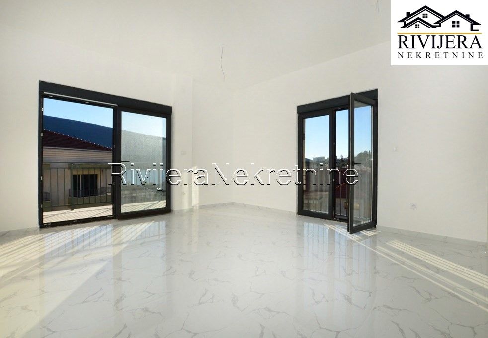 Flat in Herceg-Novi, Montenegro, 49 m² - picture 2