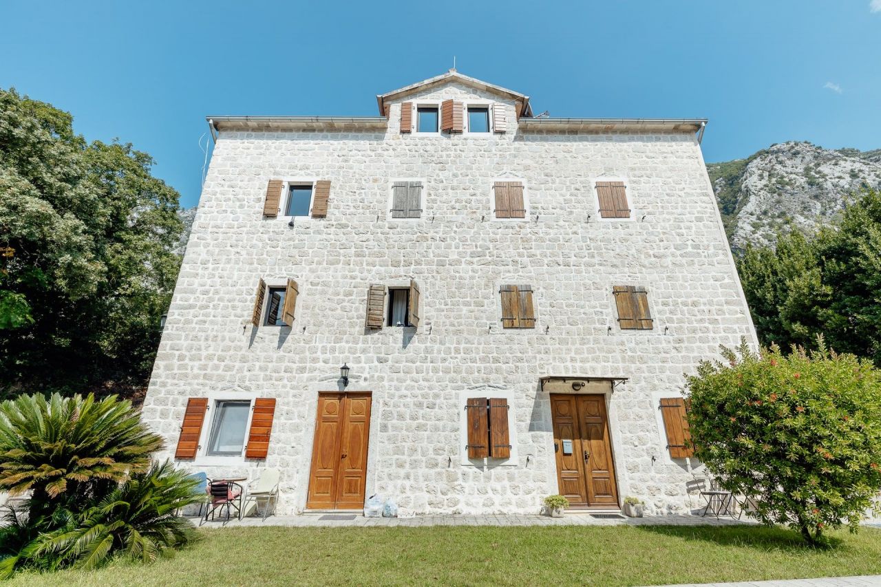 Penthouse à Kotor, Monténégro, 82 m² - image 1