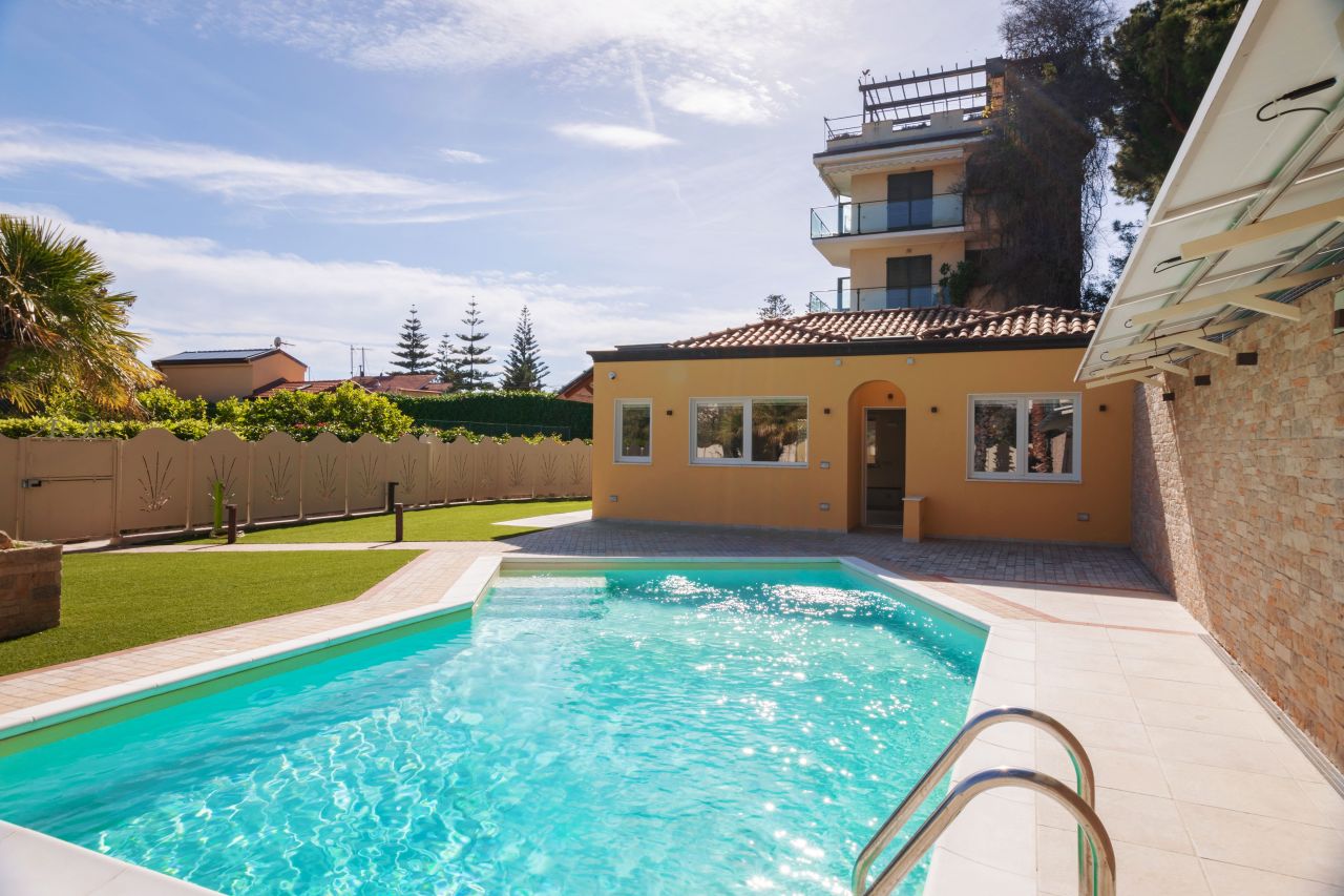 Villa à San Remo, Italie, 150 m² - image 2