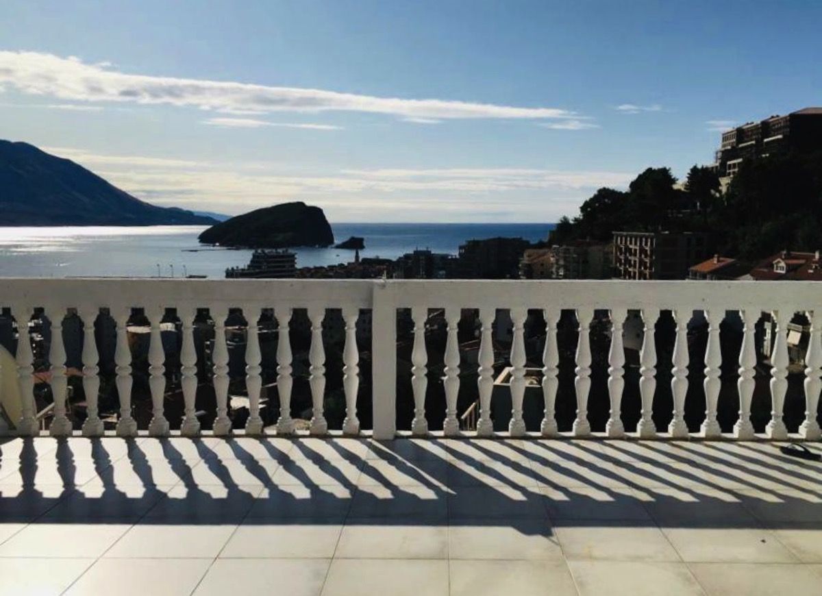 Appartement à Budva, Monténégro, 93 m² - image 1