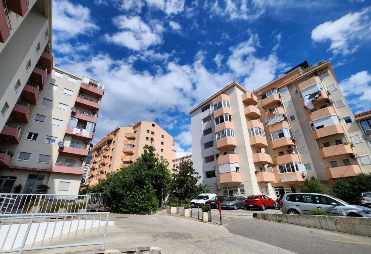 Appartement à Budva, Monténégro, 50 m² - image 1