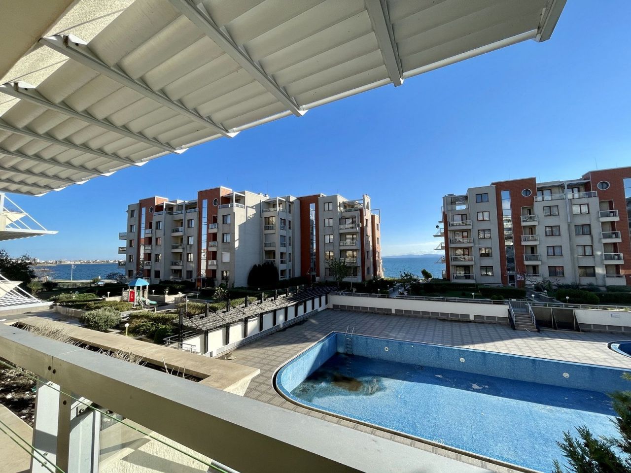 Appartement à Pomorie, Bulgarie, 93 m² - image 1