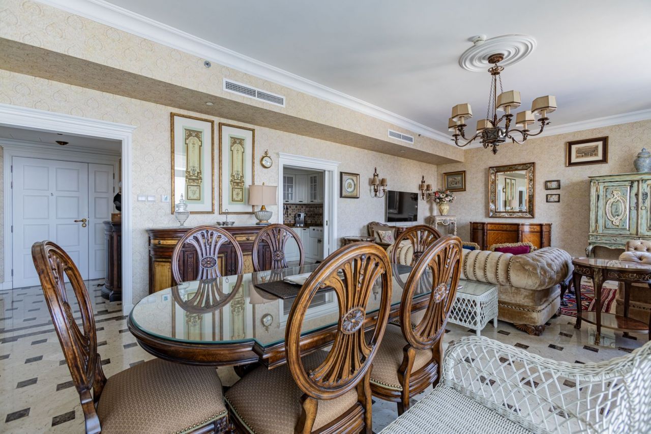 Apartment in Dubai, UAE, 165 m² - picture 1