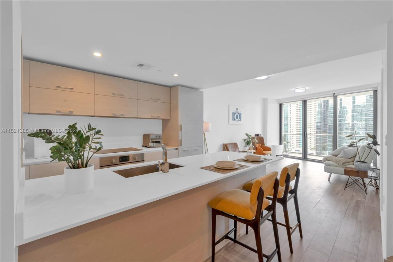 Flat in Miami, USA, 65 m² - picture 2