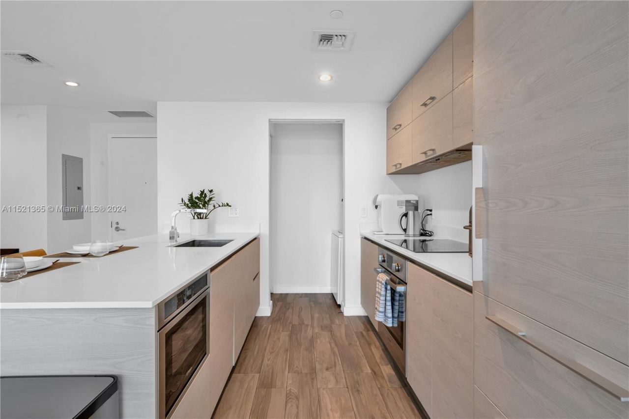 Flat in Miami, USA, 65 m² - picture 4