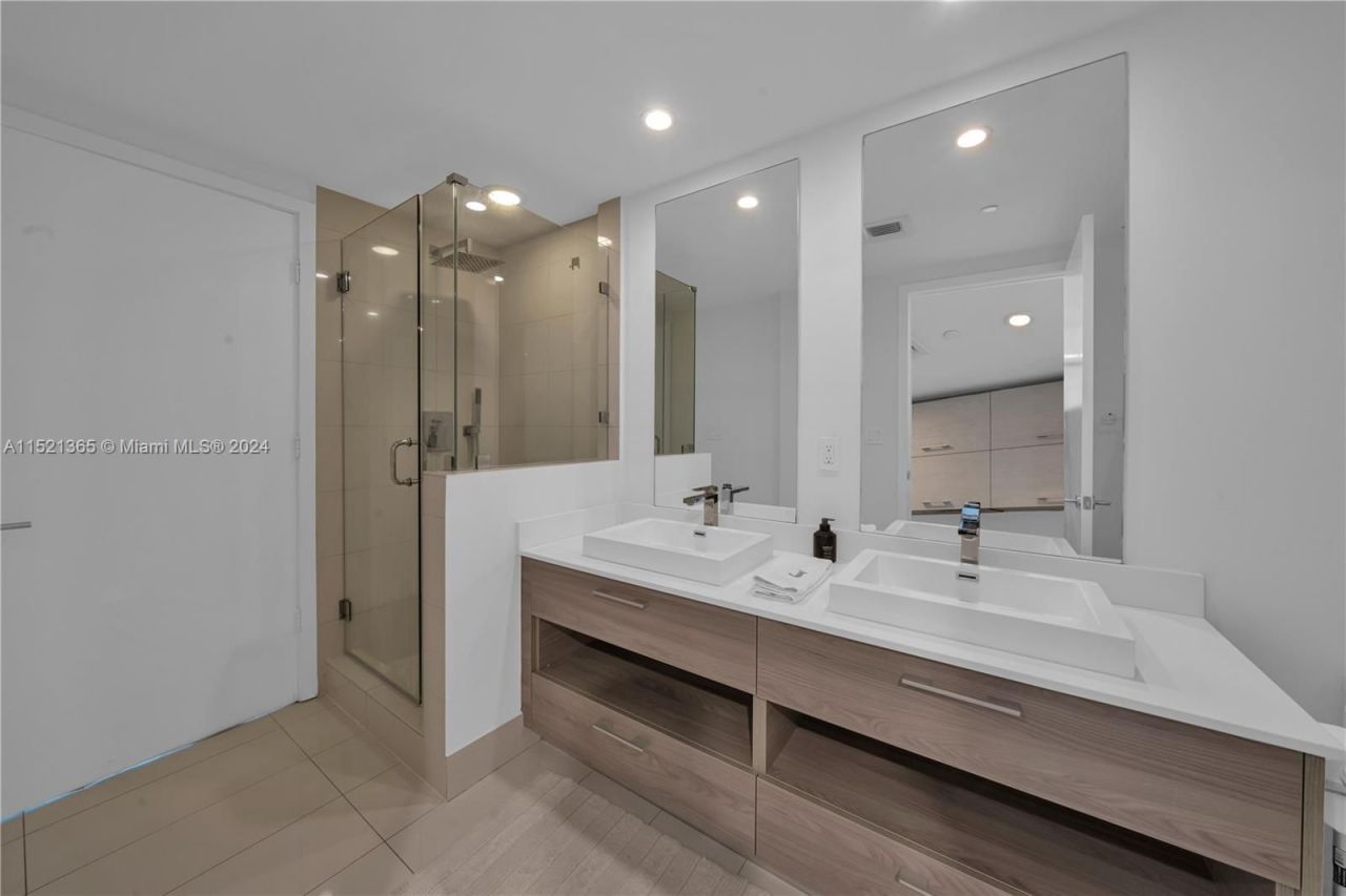 Flat in Miami, USA, 65 m² - picture 9