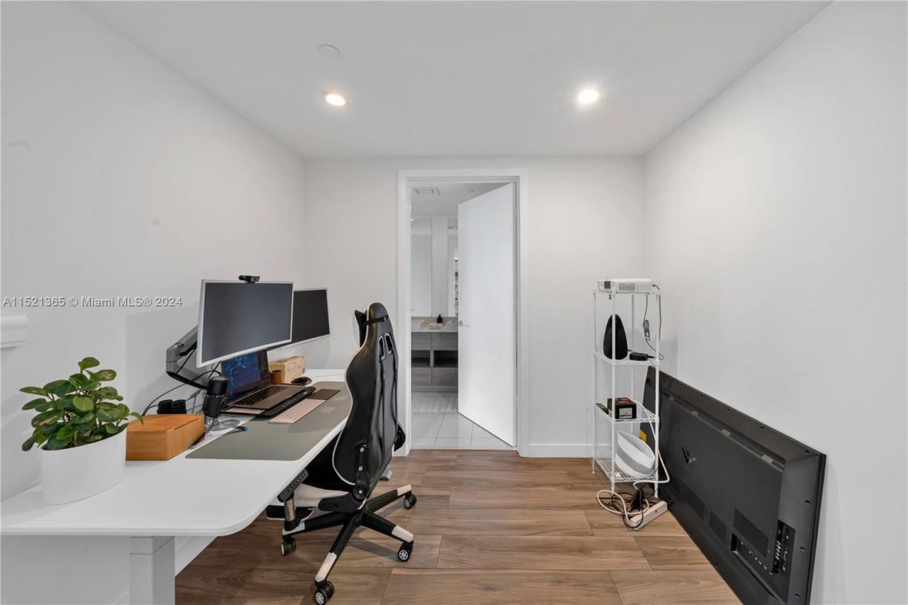 Flat in Miami, USA, 65 m² - picture 7