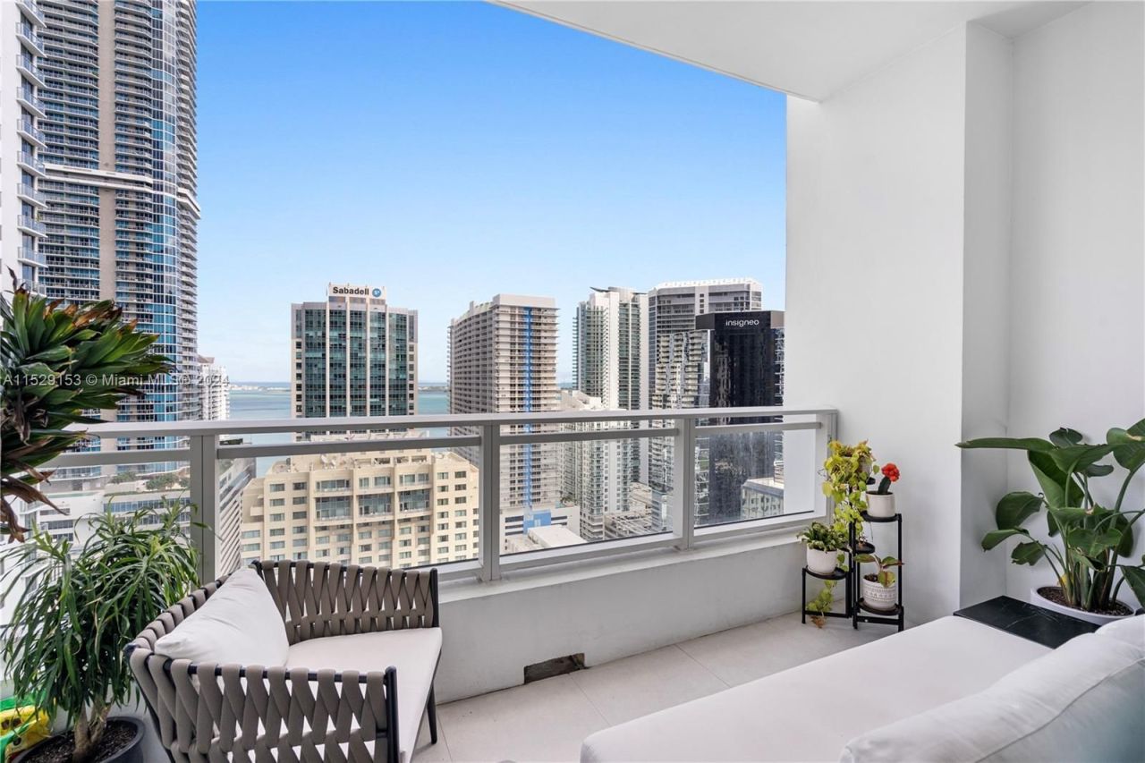 Flat in Miami, USA, 83 m² - picture 1