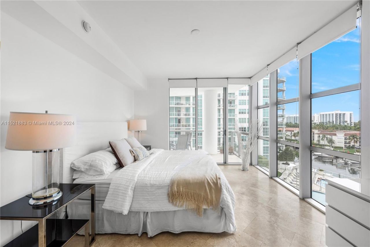 Piso en Miami, Estados Unidos, 130 m² - imagen 13