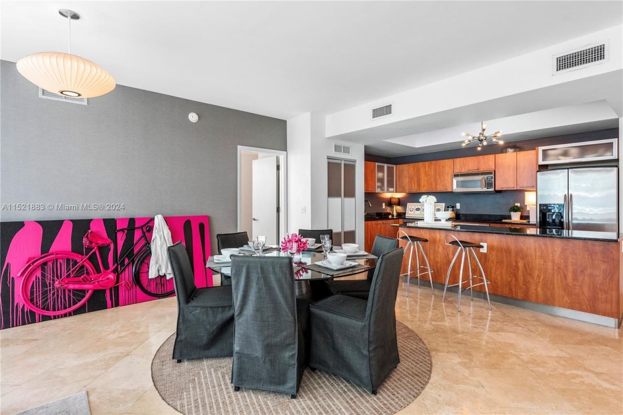 Piso en Miami, Estados Unidos, 130 m² - imagen 7