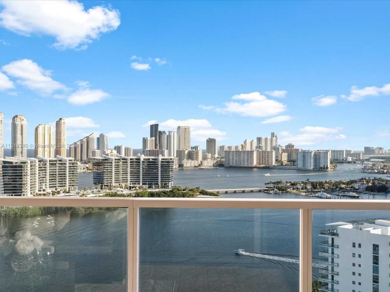 Piso en Miami, Estados Unidos, 170 m² - imagen 1