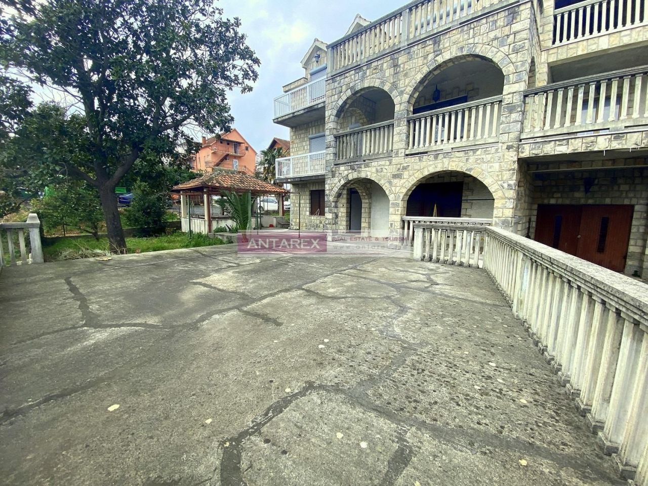 Villa in Baosici, Montenegro, 297 m² - picture 2