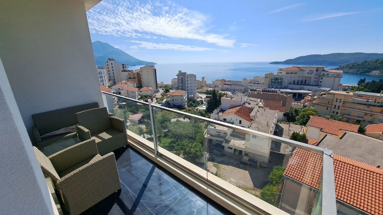 Piso en Budva, Montenegro, 60 m² - imagen 1