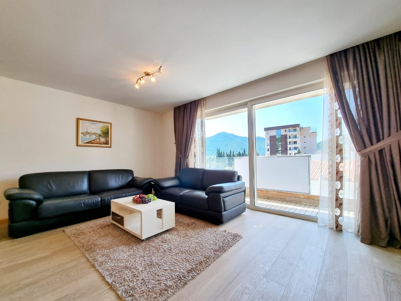 Piso en Budva, Montenegro, 61 m² - imagen 1