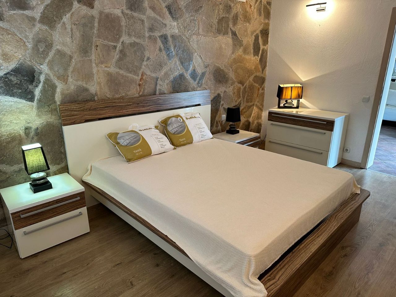 Appartamento a Kotor, Montenegro, 83 m² - foto 2