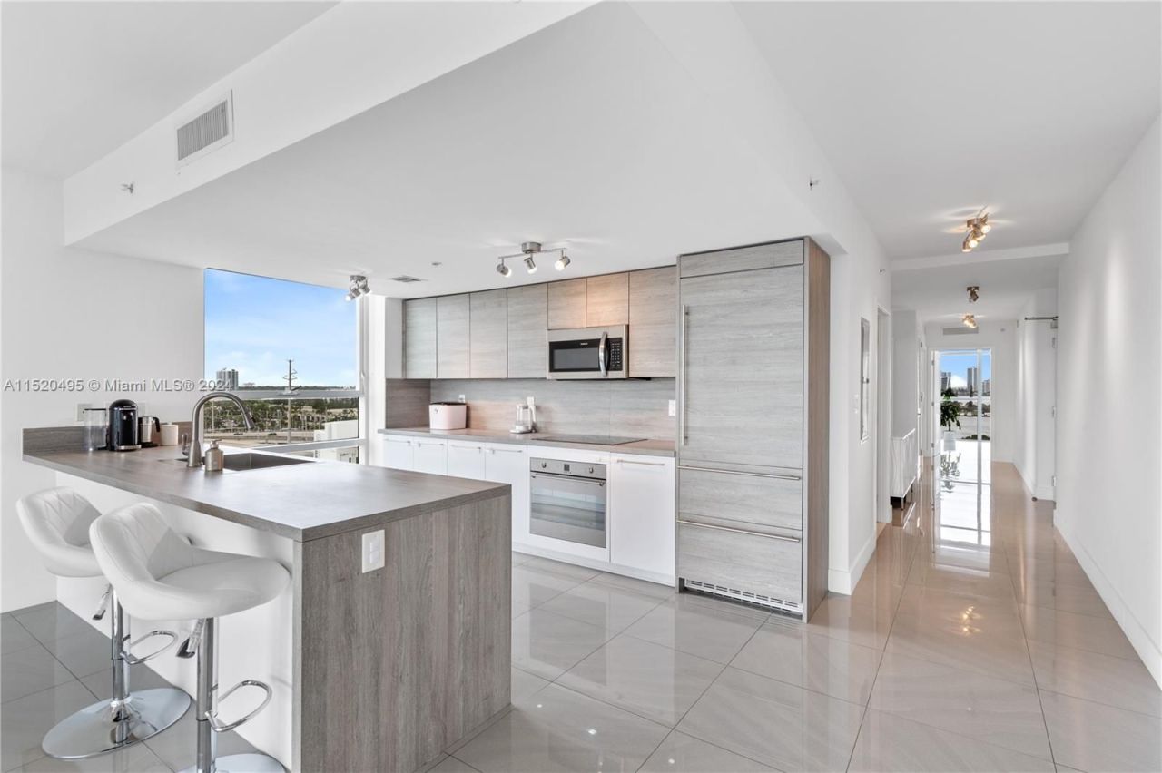 Flat in Miami, USA, 160 m² - picture 5