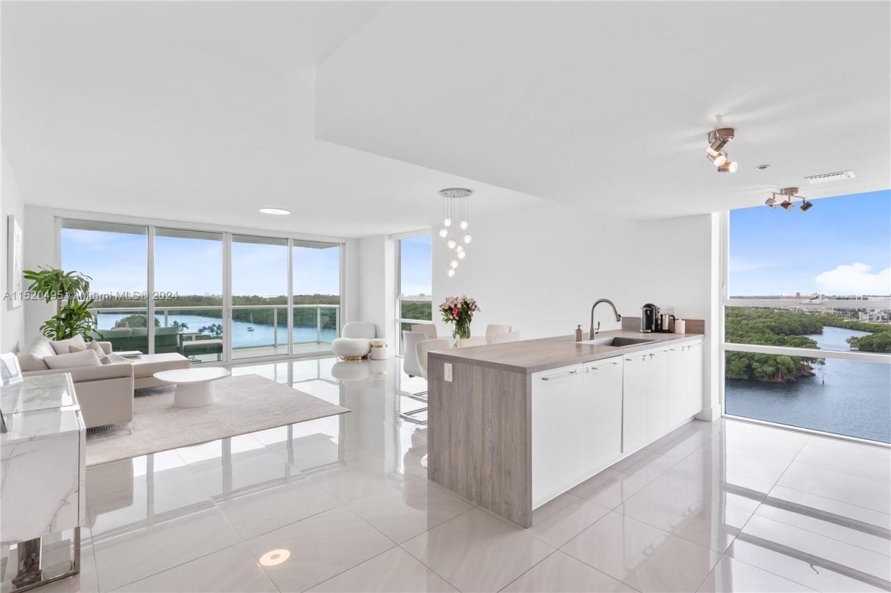 Flat in Miami, USA, 160 m² - picture 3