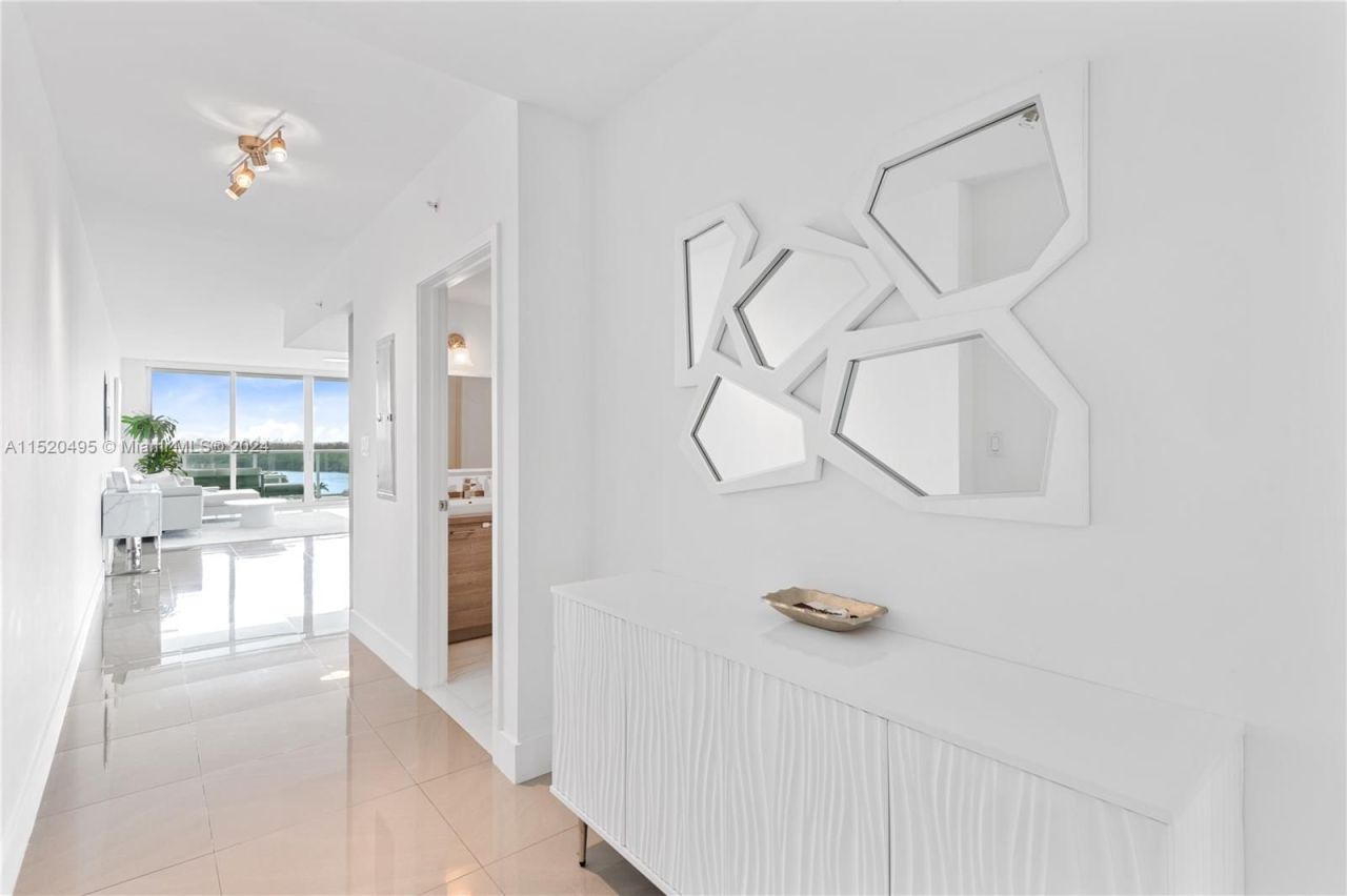 Flat in Miami, USA, 160 m² - picture 17