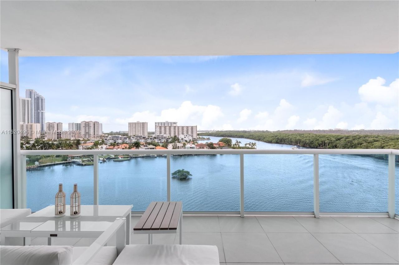 Flat in Miami, USA, 160 m² - picture 7