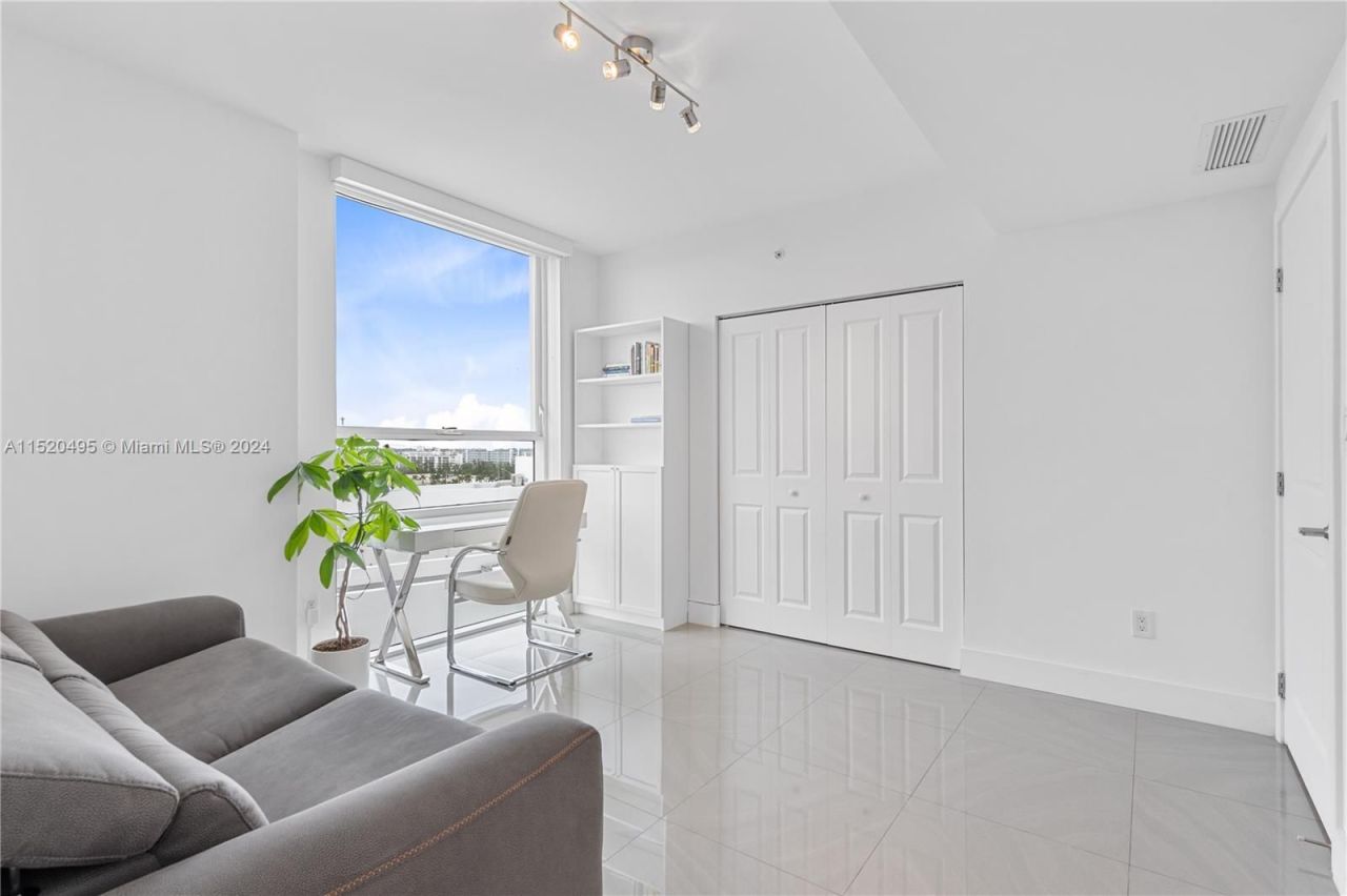 Flat in Miami, USA, 160 m² - picture 15