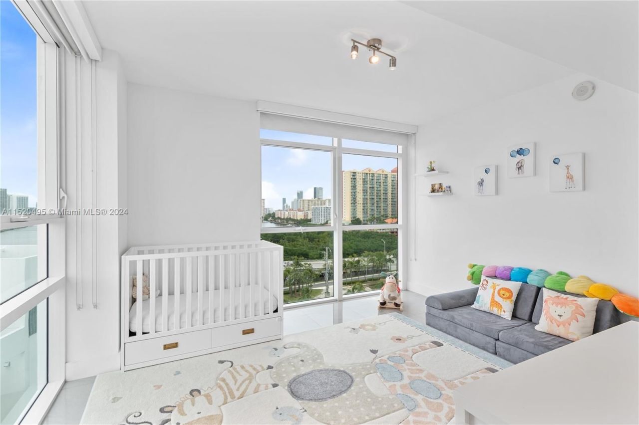 Flat in Miami, USA, 160 m² - picture 13