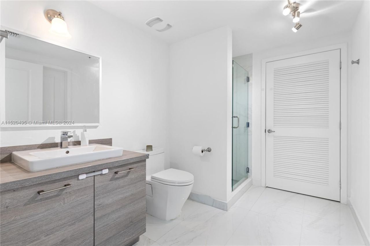 Flat in Miami, USA, 160 m² - picture 16