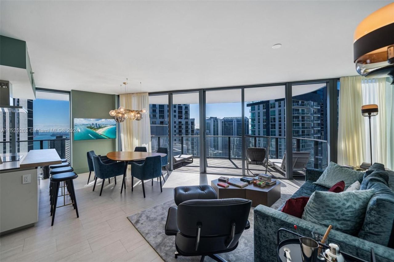 Flat in Miami, USA, 120 m² - picture 2